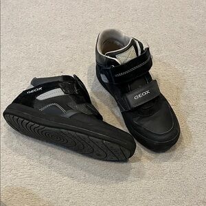 Geox kis’s Black and Gray Velcro Sneakers